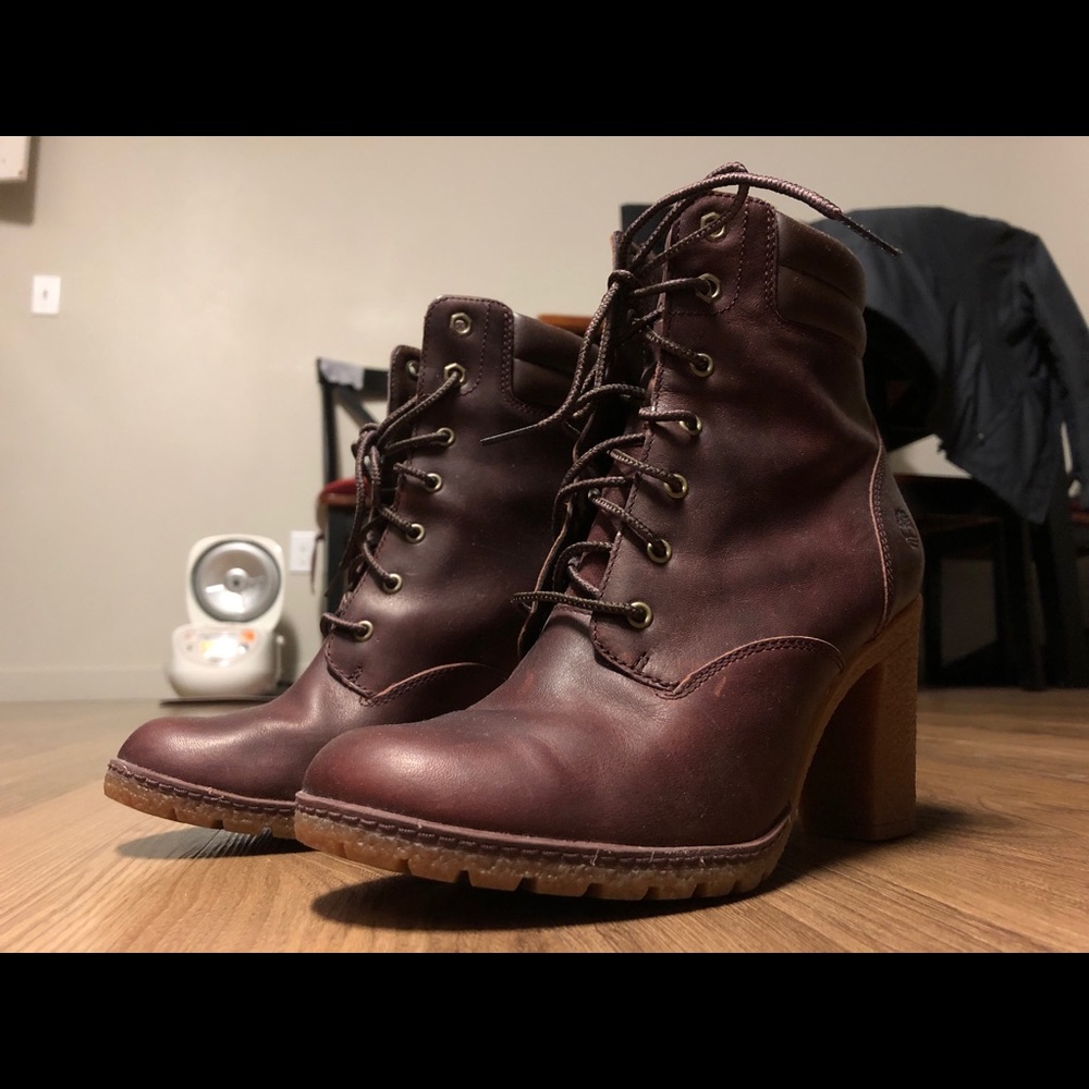 Timberland glancy boots in burgundy. 6 inch heels.